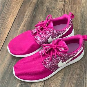 Nike Roshe 5.5 youth